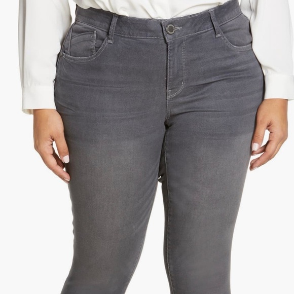 Women's Wit & Wisdom a solution skinny jeans. - Picture 2 of 3